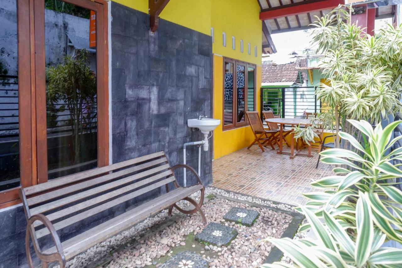 Koolkost Syariah Near Malioboro Area Hostel Yogyakarta Exterior photo