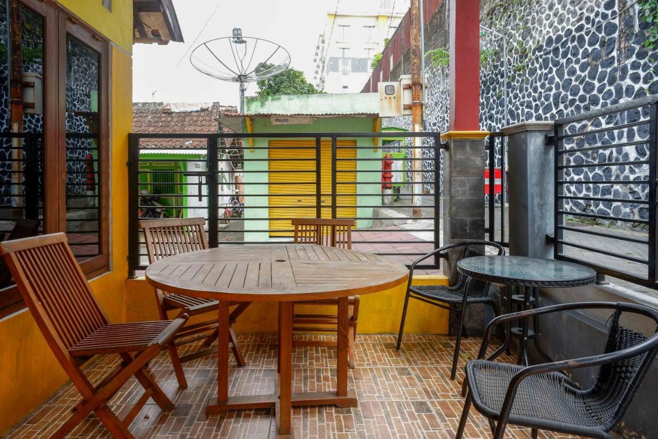 Koolkost Syariah Near Malioboro Area Hostel Yogyakarta Exterior photo