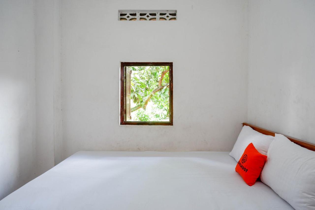 Koolkost Syariah Near Malioboro Area Hostel Yogyakarta Exterior photo