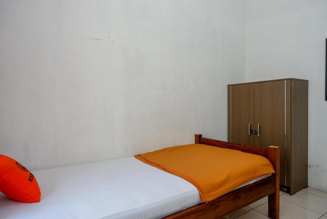 Koolkost Syariah Near Malioboro Area Hostel Yogyakarta Exterior photo