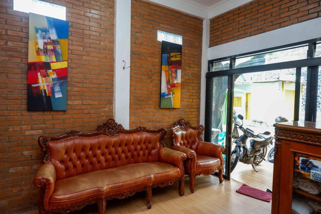 Koolkost Syariah Near Malioboro Area Hostel Yogyakarta Exterior photo