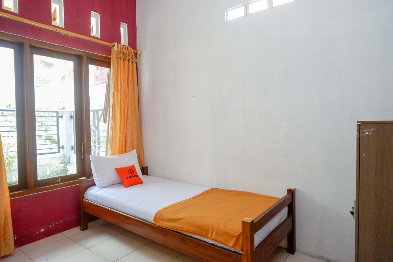 Koolkost Syariah Near Malioboro Area Hostel Yogyakarta Exterior photo